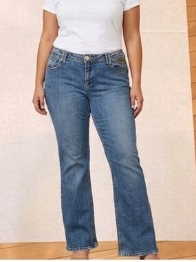 NEVADA, Classic  Wide Straight legged Women's Denim blue Jeans SIZE 14